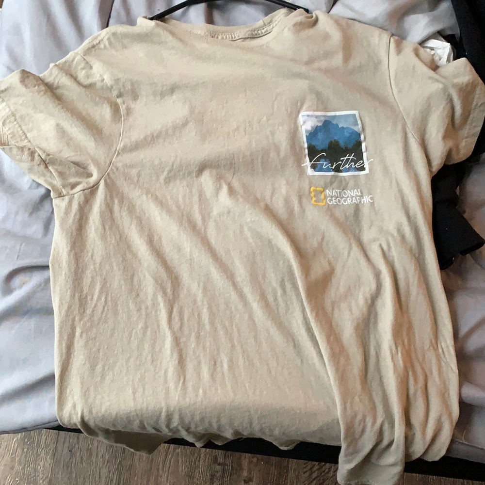 National Geographic shirt🌎